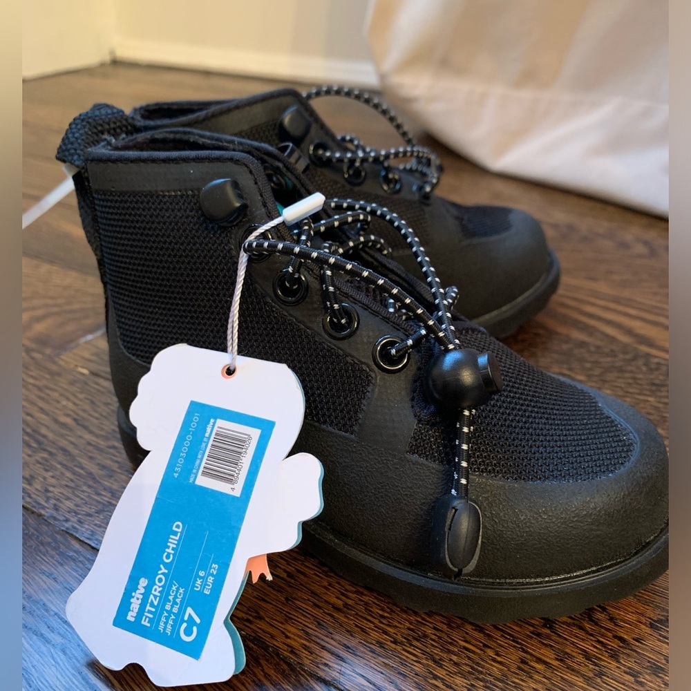 Native Fitzroy Boots Boy Size 7